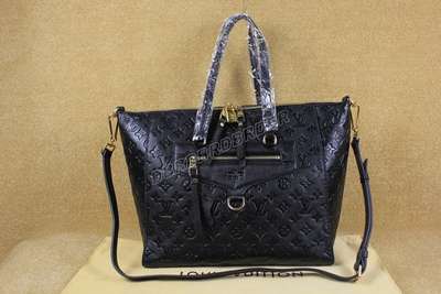 Louis Vuitton M93410 black