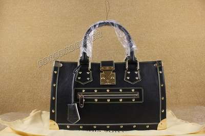 Louis Vuitton M91812 black